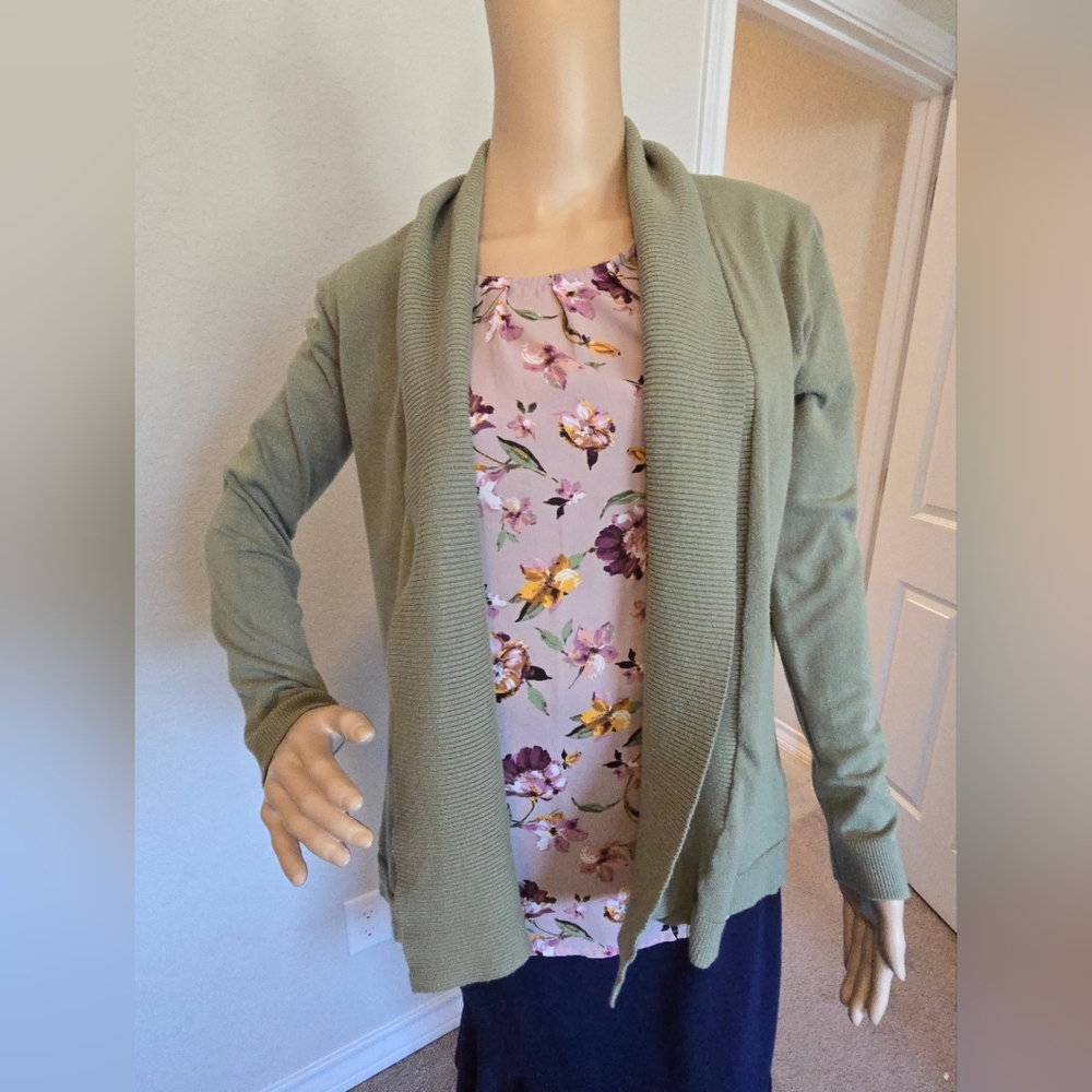 Women's cardigan olive color. Size L